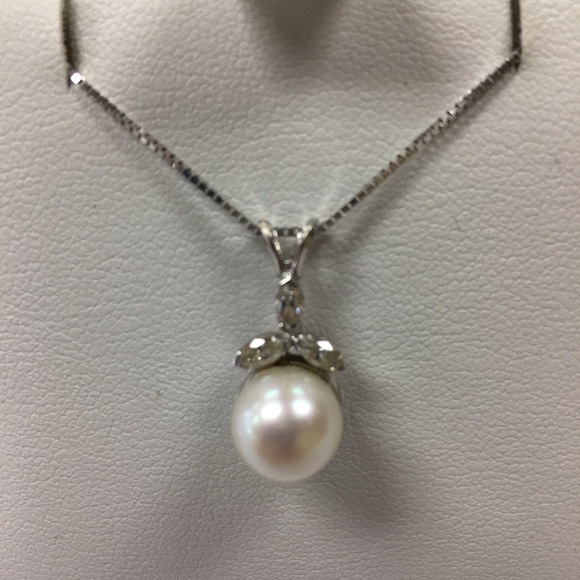 14Kwhite gold diamonds pearl ring